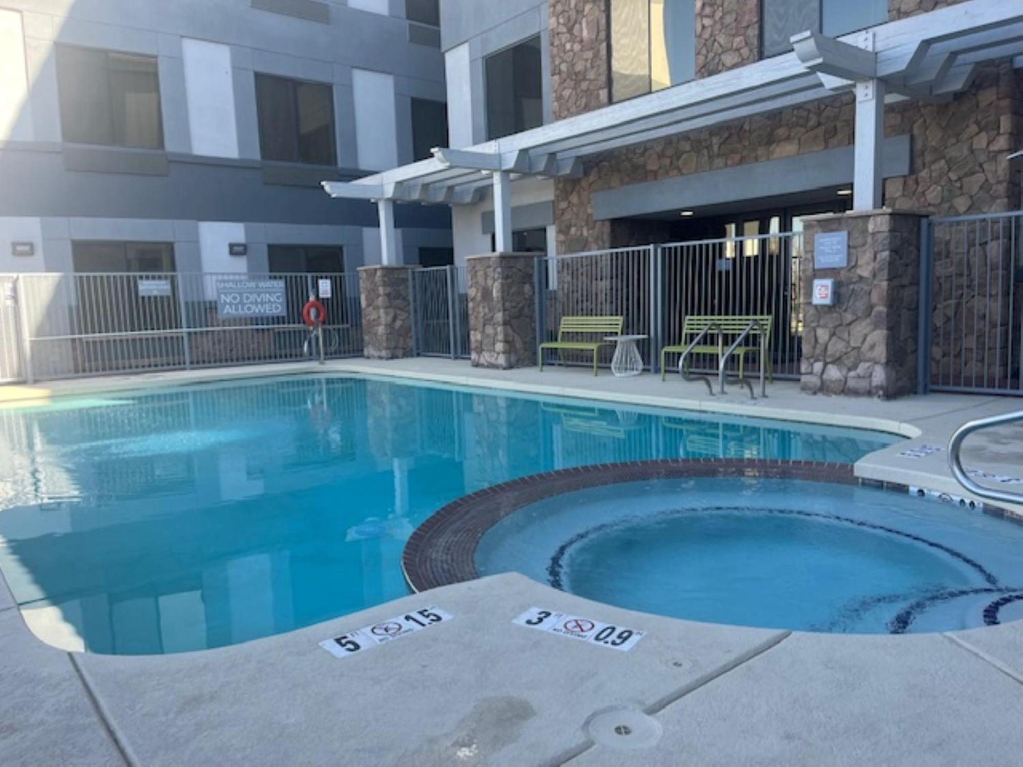 Spark By Hilton Phoenix East Mesa Exterior foto